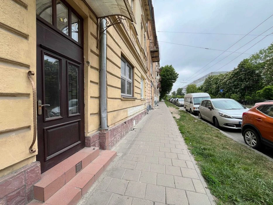 Квартира біля Політехніки, вулиця Митрополита Андрея
