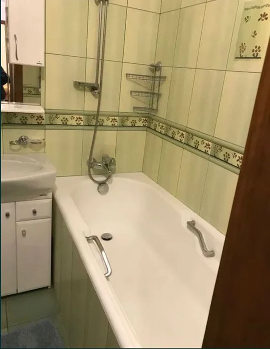 БЕЗ КОМІСІЇ!Продаж  3-х кімн.квартири вул.Під Голоском(р-н Ч