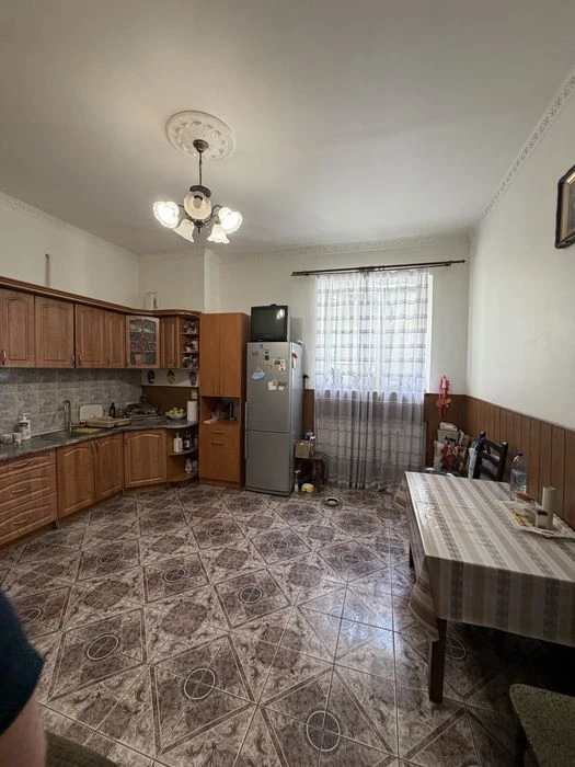 Продаж 4х кімн.квартири(фактично будинок),  в центрі  Львова