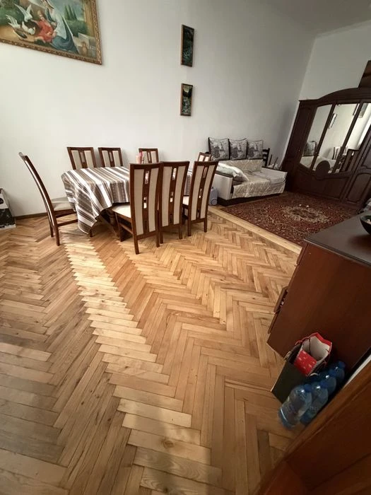 Продаж 4х кімн.квартири(фактично будинок),  в центрі  Львова
