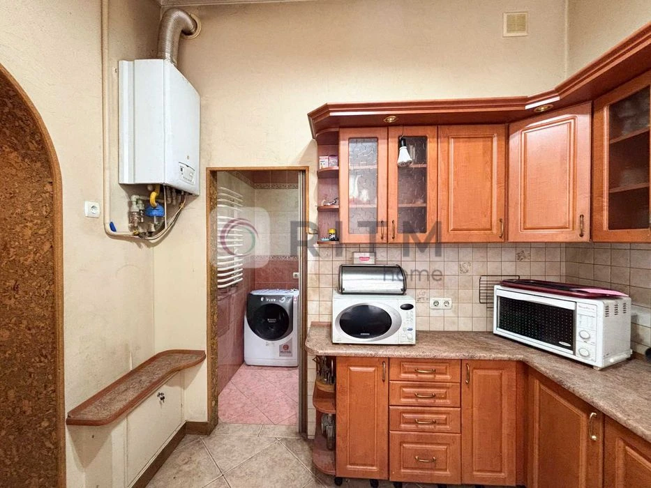 Продаж 3-кімнатної квартири по вул. Пекарська, Личаківський