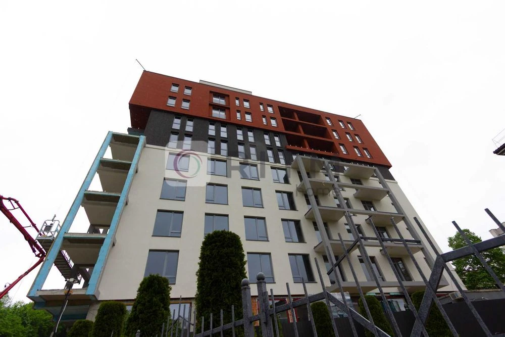Продаж 2 кімнатна квартира бізнес-класу коло Погулянки. Без