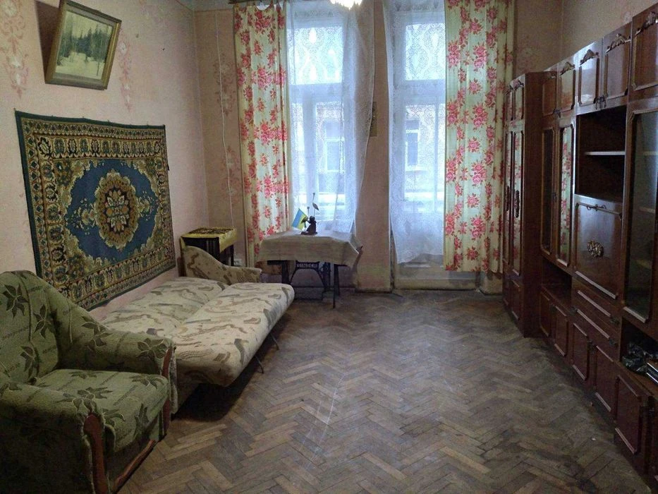 Продаж 2 кімнатної квартири в центі вулиця Пекарська 36