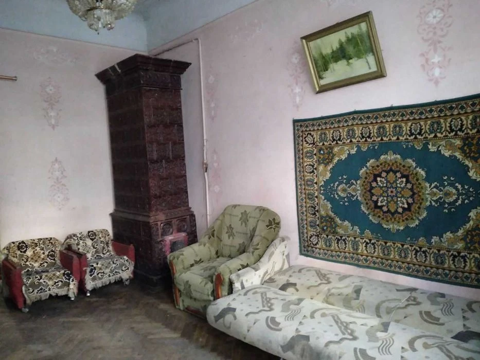 Продаж 2 кімнатної квартири в центі вулиця Пекарська 36