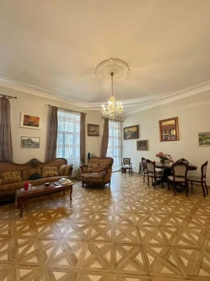 Продаж 5 кім квартири по вул.Верхратського (Пекарська).