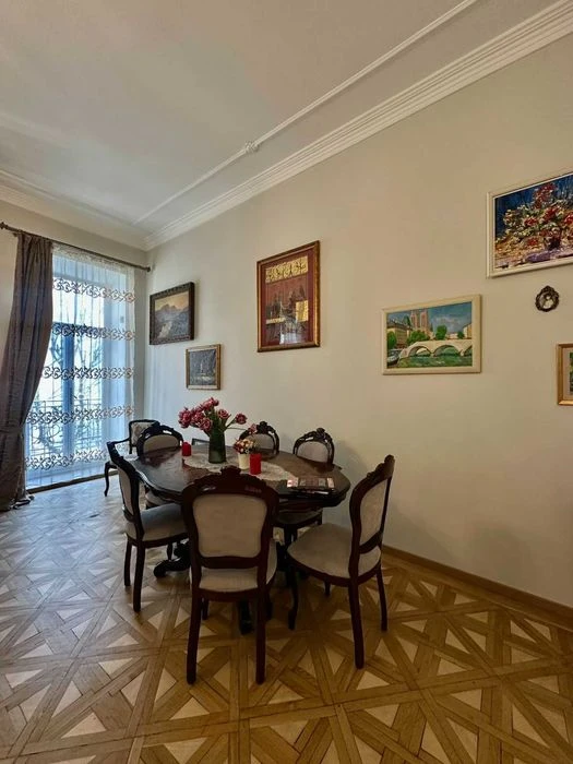 Продаж 5 кім квартири по вул.Верхратського (Пекарська).