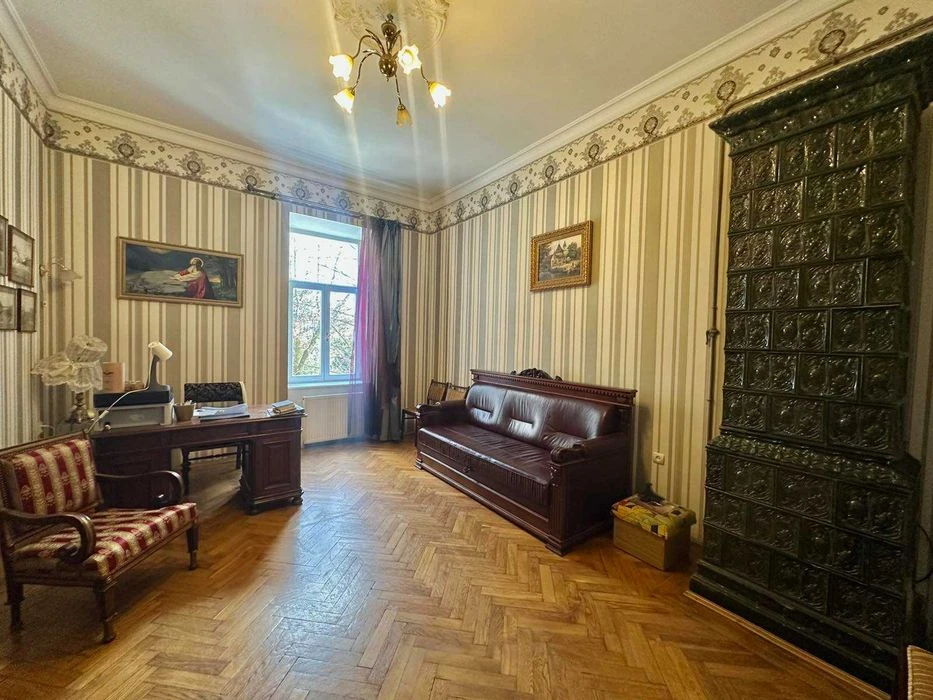 Продаж 5 кім квартири по вул.Верхратського (Пекарська).