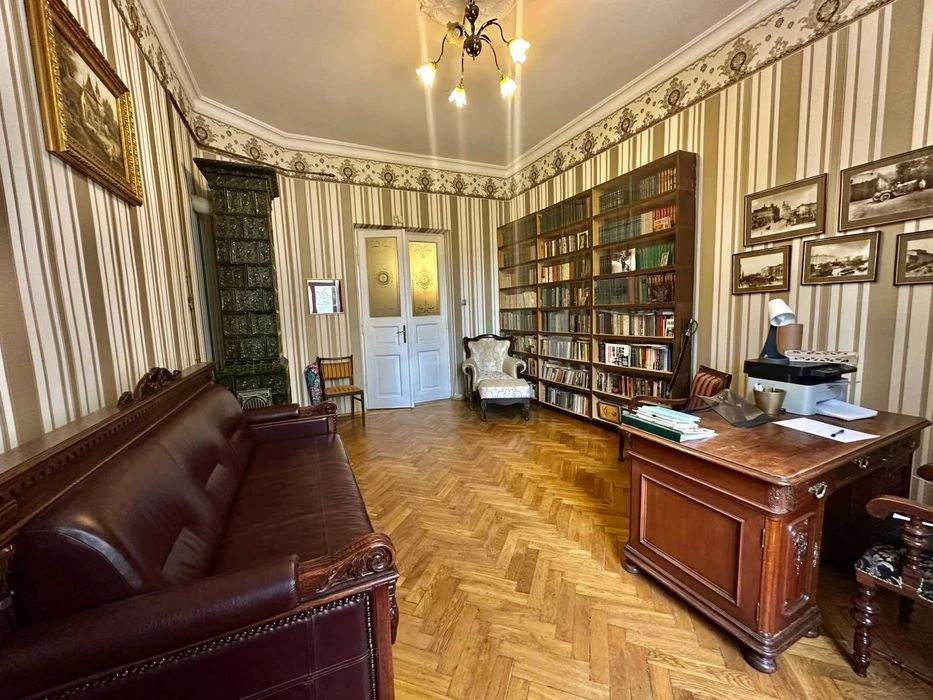 Продаж 5 кім квартири по вул.Верхратського (Пекарська).