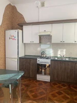 Продаж квартири 4кімнати вул Шептицьких ( універ)