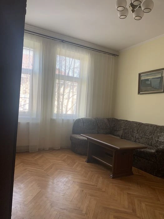 Продаж квартири 4кімнати вул Шептицьких ( універ)