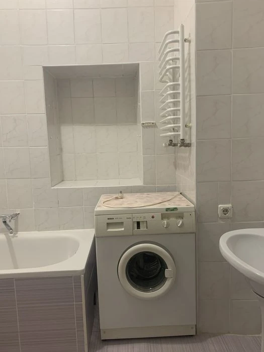 Продаж квартири 4кімнати вул Шептицьких ( універ)