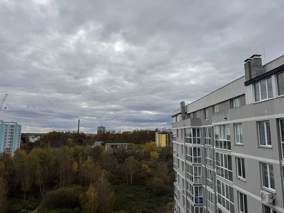 Продаж квартири великоі Вул.Величковського Рясне 2