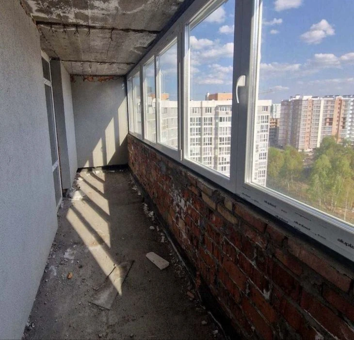 Продаж квартири великоі Вул.Величковського Рясне 2