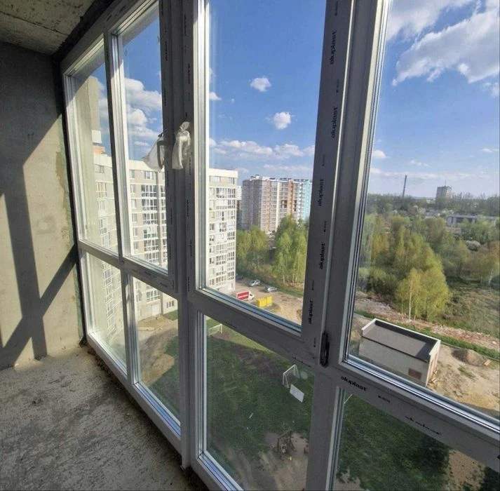 Продаж квартири великоі Вул.Величковського Рясне 2