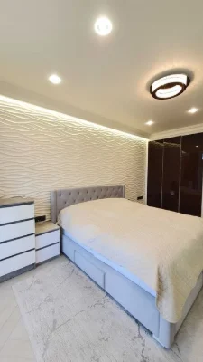 Продаж 2 кім. квартири+кухня-студія в новобудові в центрі Си