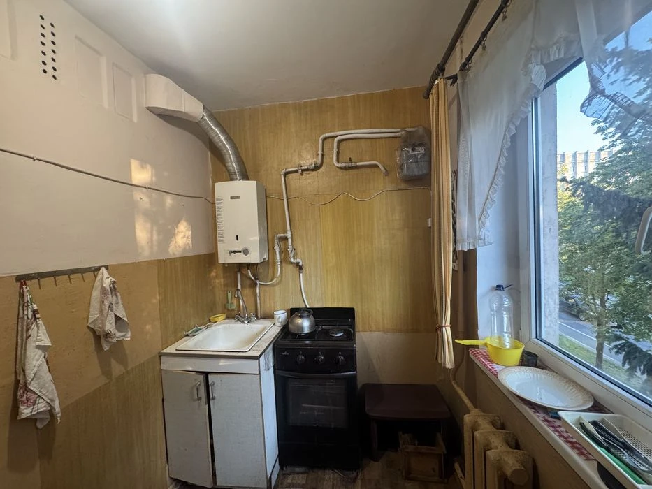 Продаж 3 кімнатна квартира вул. Виговського , житловий стан,