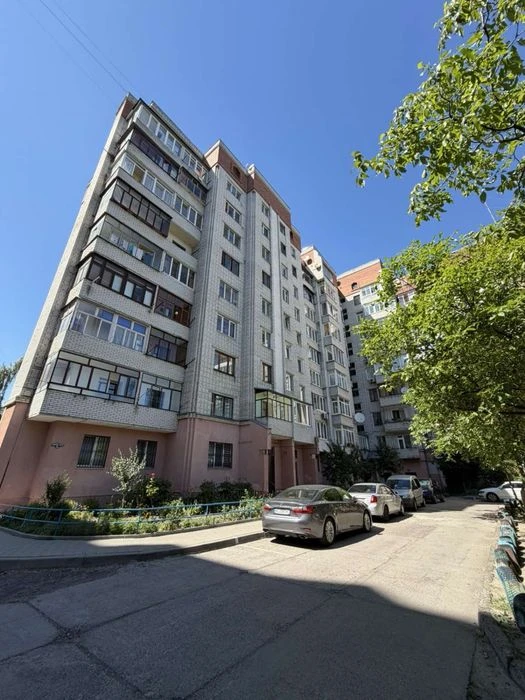 Продається  3 кімнатна квартира з ремонтом по в. Княгині Оль