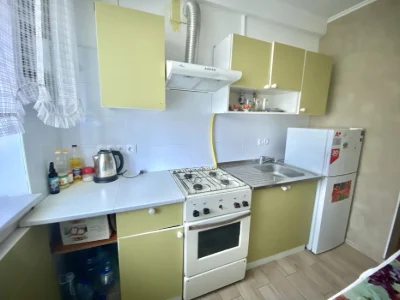 Продаж2 кім  вулиця Повітряна