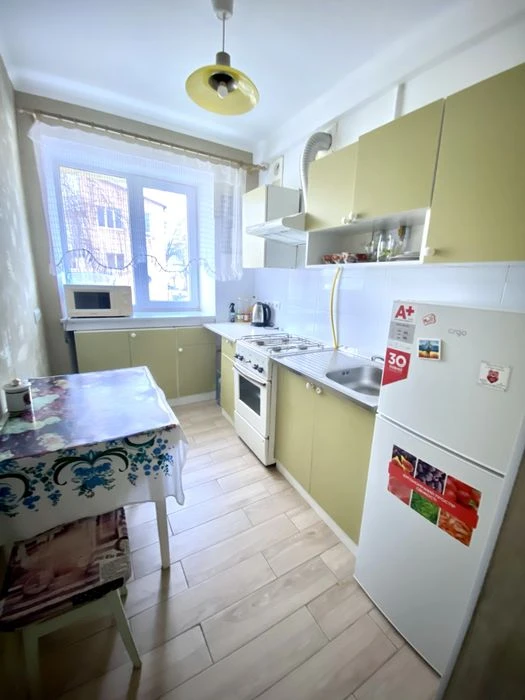 Продаж2 кім  вулиця Повітряна