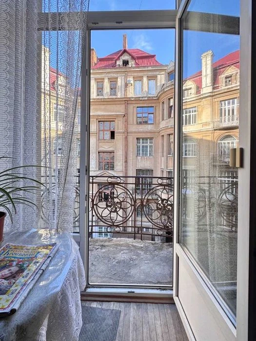 Продаж 4-кім кв вул Менцинського центр Львова