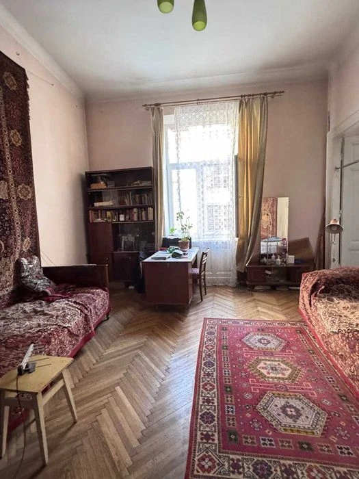 Продаж 4-кім кв вул Менцинського центр Львова
