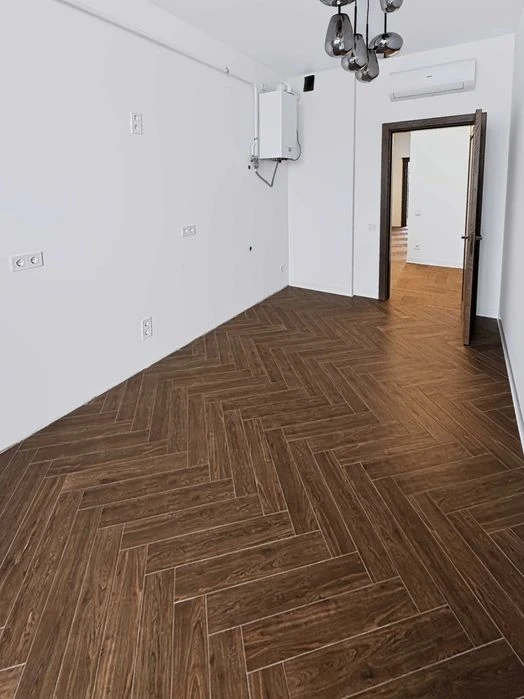 Панорамна 3к, 101 м², дизайнерський ремонт, 2 санвузли, ЖК В