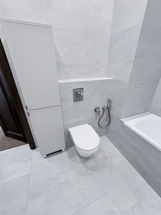 Панорамна 3к, 101 м², дизайнерський ремонт, 2 санвузли, ЖК В