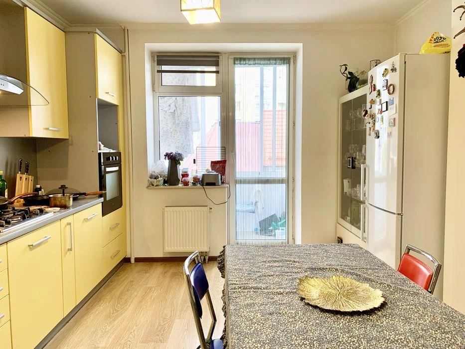 Продаж 3 кім. квартири, вул. Плугова, 10