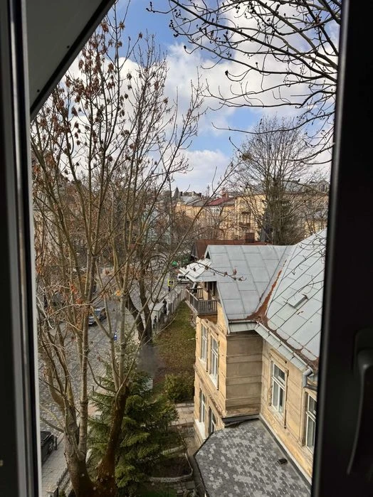 Продаж 4 кімнатної квартири, Австрійський будинок, вул. Котл