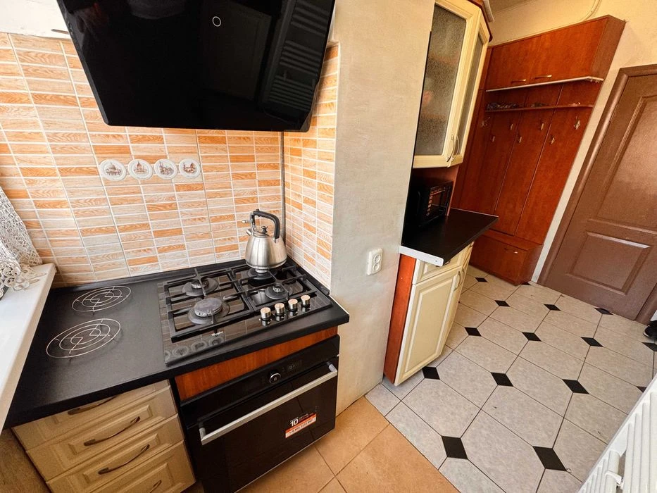 Продаж 4 кімнатної квартири, Австрійський будинок, вул. Котл