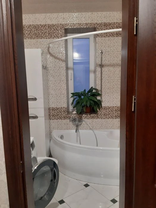 Продам 3-х кімнатну квартиру новобуд вул.Величковського