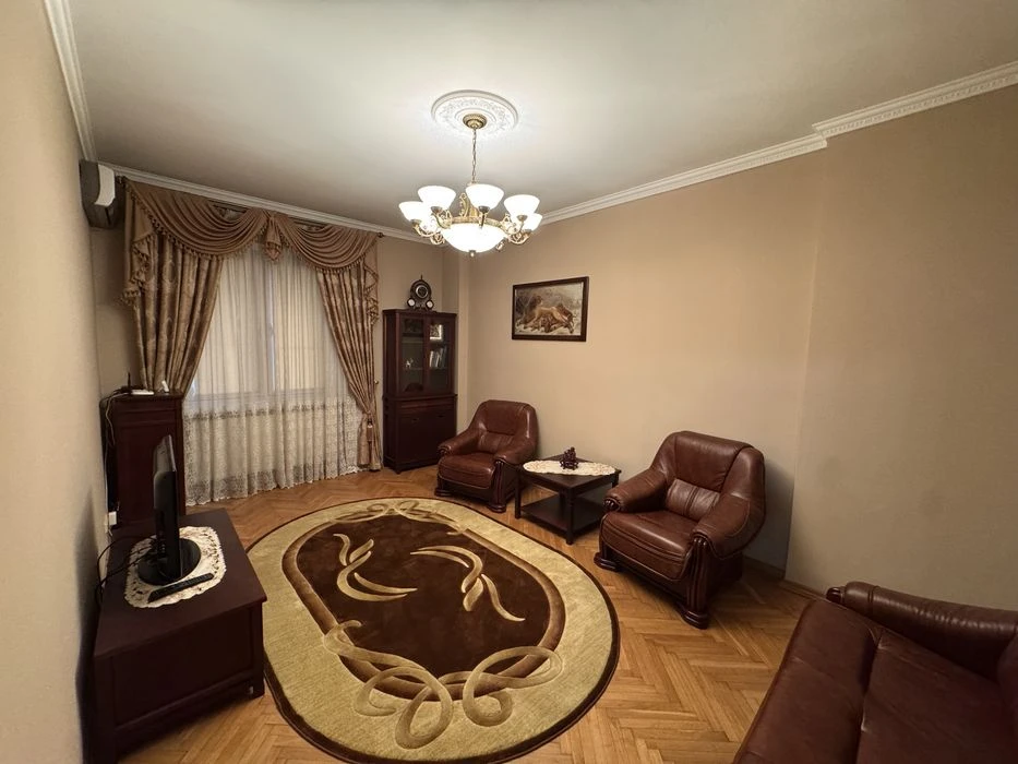 Власник.3 кімнатна квартира в центральній частині м.Львів