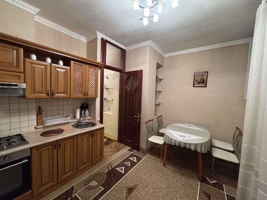 Власник.3 кімнатна квартира в центральній частині м.Львів