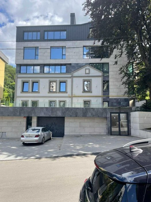 продам квартира 74кв м по вул Ярославенка 23 м.Львів