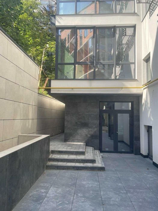 продам квартира 74кв м по вул Ярославенка 23 м.Львів
