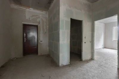 Продається простора 3-кімнатна квартира на вул. Сахарова
