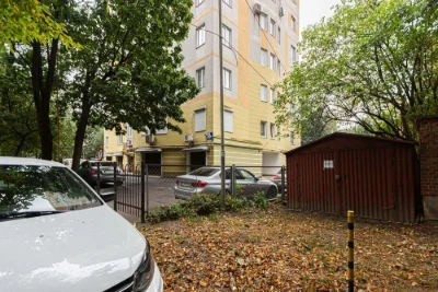 Продається простора 3-кімнатна квартира на вул. Сахарова