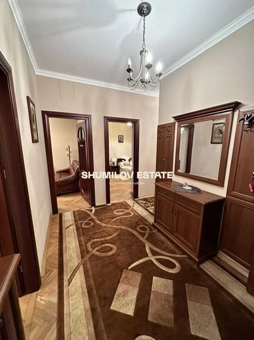 Продається Приваблива 3-кімнатна Квартира по вулиці Дмитра В