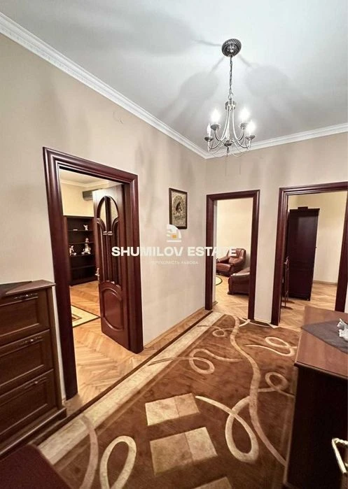 Продається Приваблива 3-кімнатна Квартира по вулиці Дмитра В