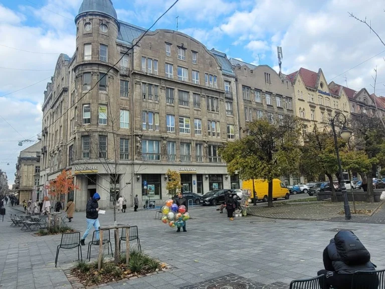 Продаж в центрі Львова 4кім. в.Галицька 5/7пов. 130м.кв. 460