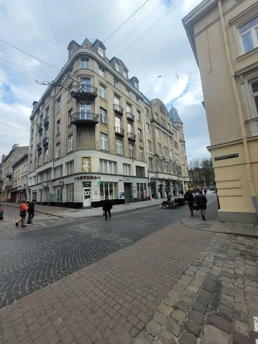 Продаж в центрі Львова 4кім. в.Галицька 5/7пов. 130м.кв. 460