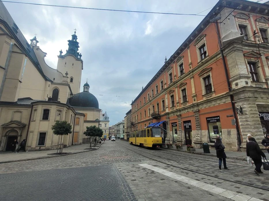 Продаж в центрі Львова 4кім. в.Галицька 5/7пов. 130м.кв. 460