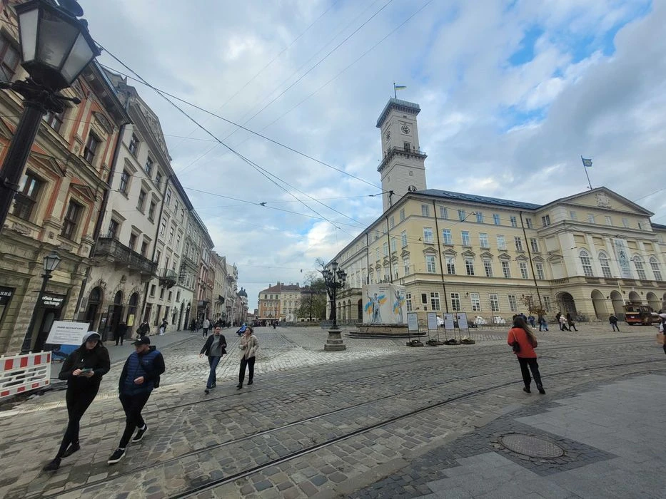Продаж в центрі Львова 4кім. в.Галицька 5/7пов. 130м.кв. 460