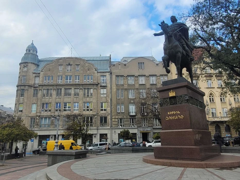 Продаж в центрі Львова 4кім. в.Галицька 5/7пов. 130м.кв. 460
