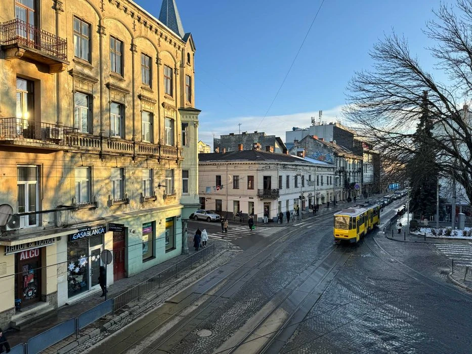 Продаж 3 кімнатної квартири, Австрійський будинок, вулиця Кн