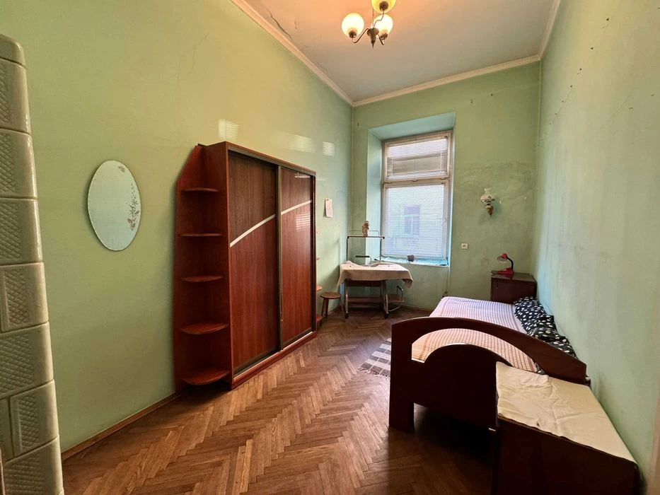 Продаж 3 кімнатної квартири, Австрійський будинок, вулиця Кн