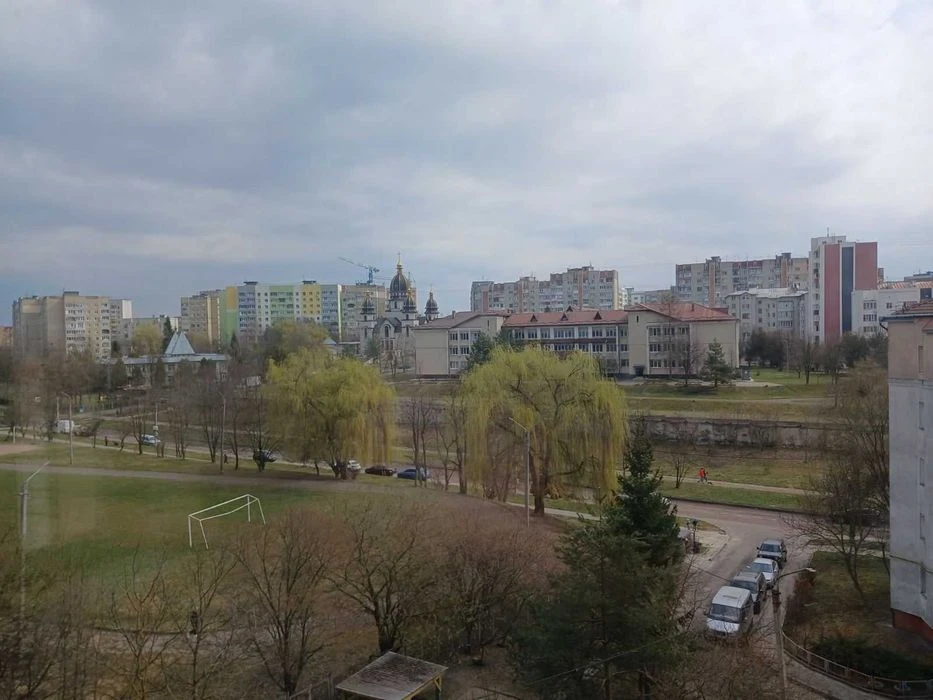 Продаж 2-кім вул. Трильовського, 14