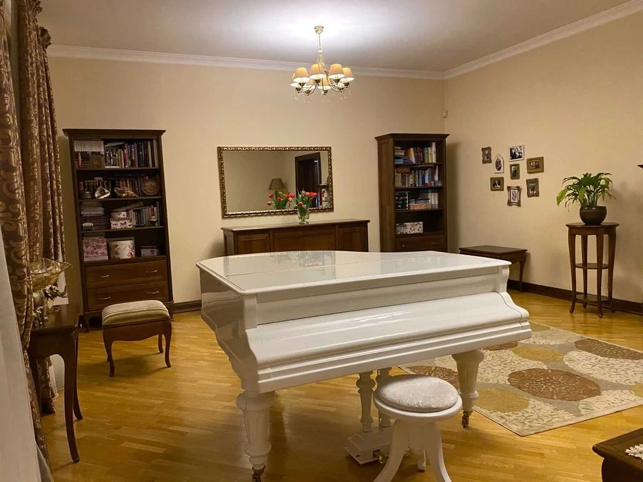 Продаж 3 кім квартири по вул.Левицького (105 м.кв., два балк