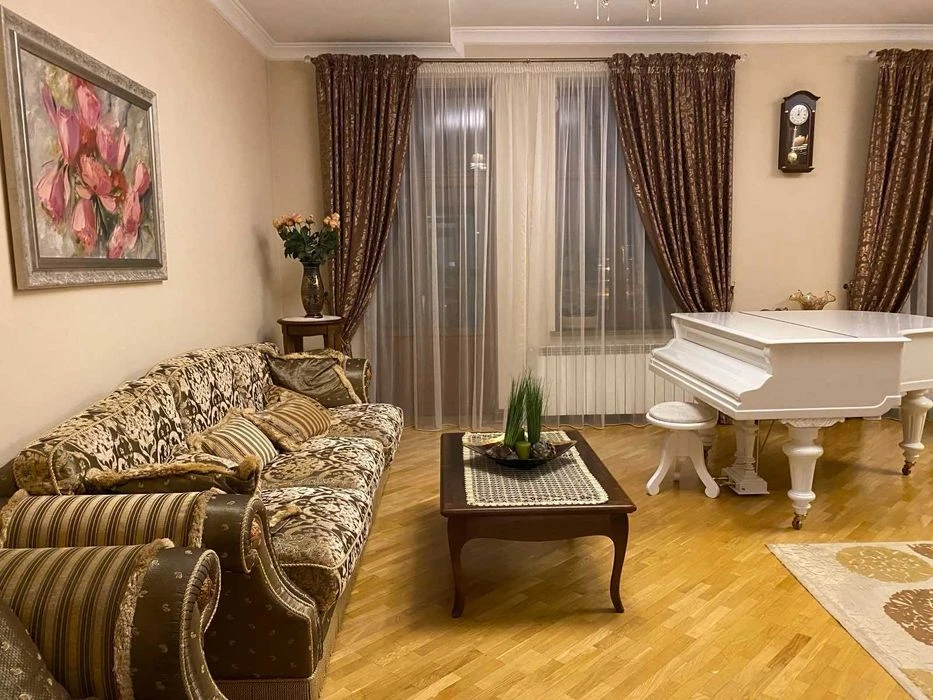 Продаж 3 кім квартири по вул.Левицького (105 м.кв., два балк