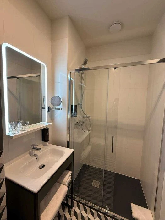 Продаж 1-кім. апартаментів в  бізнес-центрі Kristal Plaza.